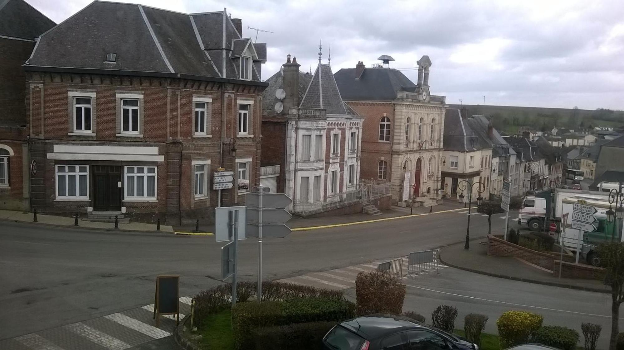 Entre Nous Hotel Rozoy-sur-Serre ห้อง รูปภาพ
