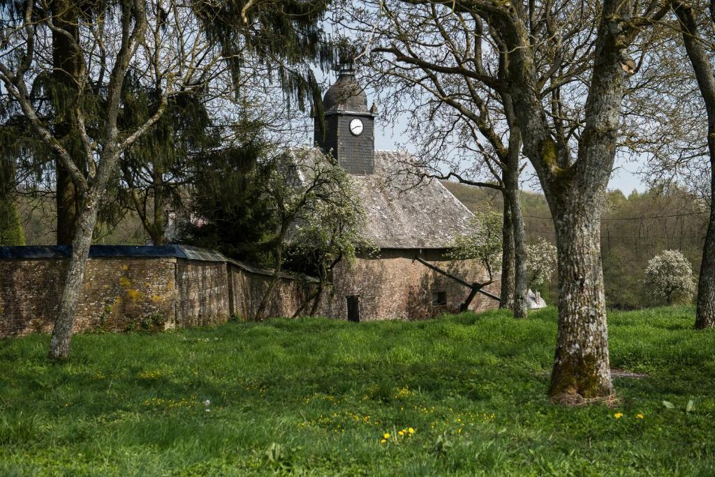 Entre Nous Hotel Rozoy-sur-Serre ภายนอก รูปภาพ