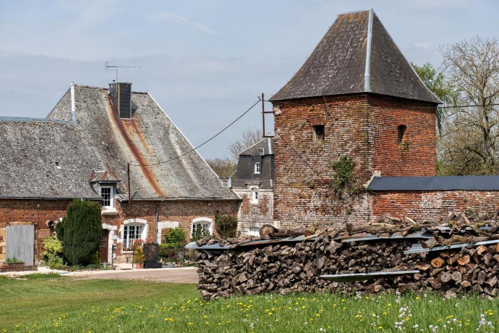 Entre Nous Hotel Rozoy-sur-Serre ภายนอก รูปภาพ