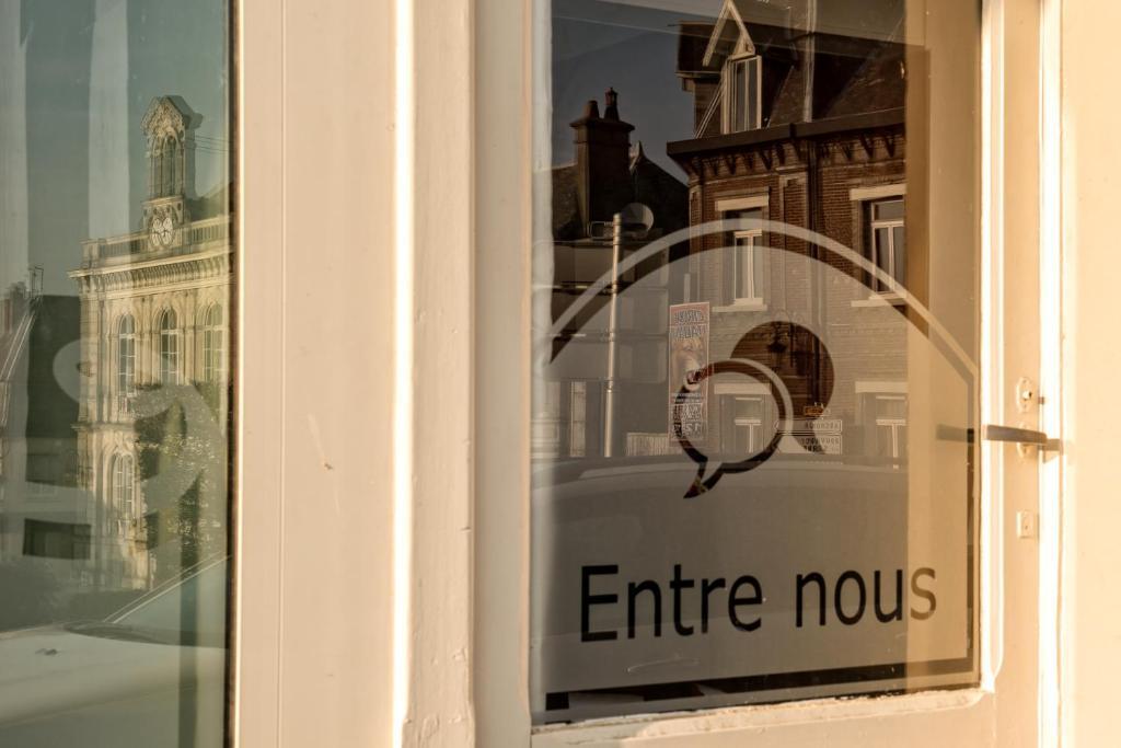 Entre Nous Hotel Rozoy-sur-Serre ภายนอก รูปภาพ