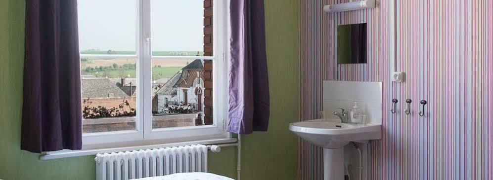 Entre Nous Hotel Rozoy-sur-Serre ภายนอก รูปภาพ