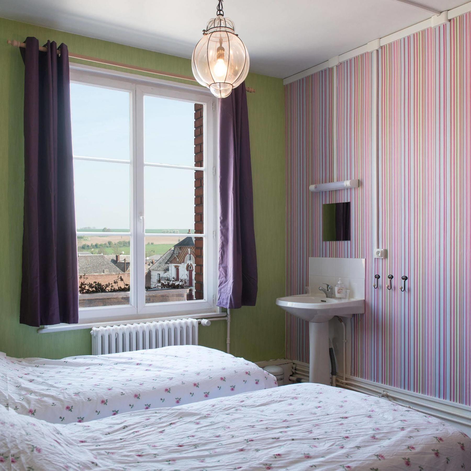 Entre Nous Hotel Rozoy-sur-Serre ภายนอก รูปภาพ